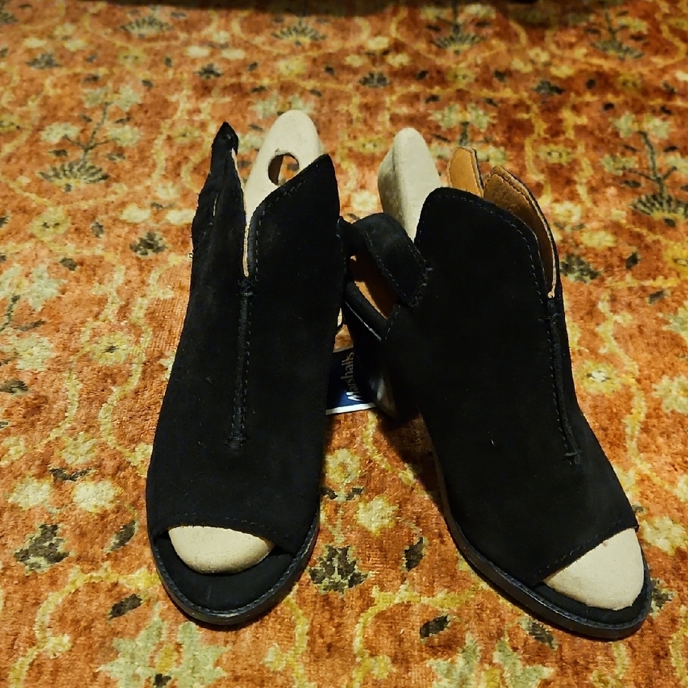 Frye Sandals NWT!